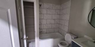 Room in 4 Bedroom Home at Athens Ave Gallery 13