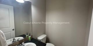 3 bed, 2.5 bath townhouse in CDA Place! Gallery 9