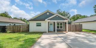 LIVE CLOSE TO THE ACTION — Modern 3-Bedroom Rental in Charlotte’s Reid Park! LIVE CLOSE TO THE ACTION — Modern 3-Bedroom Rental in Charlotte’s Reid Park! Gallery 1