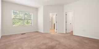 3be / 2.5ba Townhouse with Screened Porch and Community Pool in North Durham Gallery 10