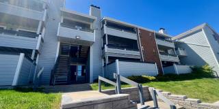 **$500 Move in Special**  Updated Spacious 1 bed/1 bath in Aurora Gallery 18