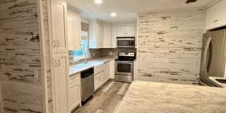 Mandarin Beautiful Corner Property! Gallery 4