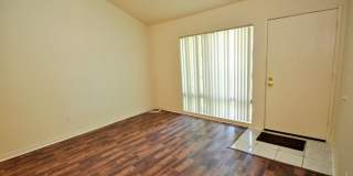2 Bdrm/2 Bath Condo in Fullerton Park Ridge Community Gallery 3