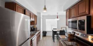 2523 Robinson Place Gallery 24
