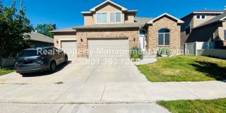 5 Bedroom 3 Bathroom Riverton Home! Gallery 1