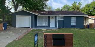 Recently Updated 3 Bedroom 2 Bath Minutes From Downtown Recently Updated 3 Bedroom 2 Bath Minutes From Downtown Gallery 1