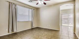 Mountains Edge - 3 bedroom, 2.5 bath cul-de-sac home! Gallery 6