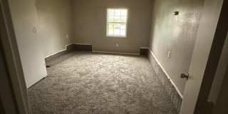 Charming 4-Bedroom Home with Spacious Yard! Gallery 13