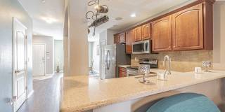 2 Bedroom - 2.5 Bathroom - Gated Community - Community Pool Gallery 11
