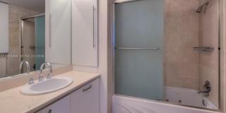 6515 Collins Ave Gallery 15