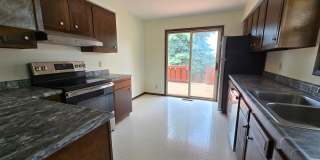 Cute 2-bedroom duplex in Normal! Gallery 6