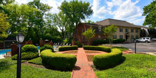 Chowning Square Gallery 27