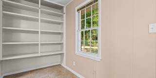 Three bedroom home close to USA with a garage Gallery 11