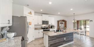 904 SE Old Country rd Gallery 1