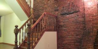 Beautiful Renovated Four bedroom Townhome Gallery 11