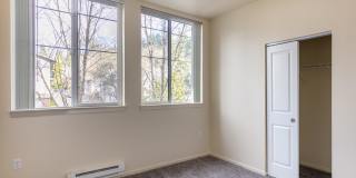 Redmond Square Gallery 31
