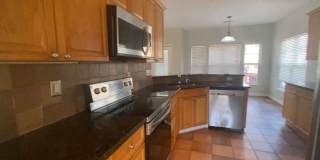 Room in 4 Bedroom Home at Hampton Pl Dr Gallery 6