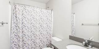 1748 N LOGAN Lane Gallery 22