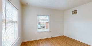 Charming Two Bedroom In the Heart of Downtown Kent ! Gallery 5