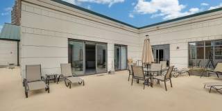 55 W Delaware Place Gallery 15