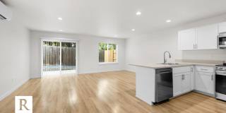 STUNNING 3 Bed / 2.5 Bath Brand New Townhome / End Unit !!! Gallery 21