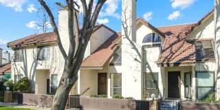 Spacious 2 bed 2 bath downtown condo Gallery 1