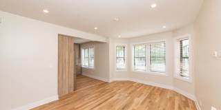 2017 W Ainslie St Gallery 3