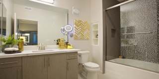 360 Luxury Apartments Gallery 21