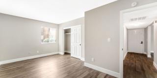 Modern Condo in Guard-Gated Community! Gallery 13