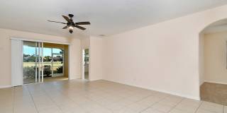 2 Bedroom with Den and Garage. Over !800 Sq. Ft under air Gallery 22
