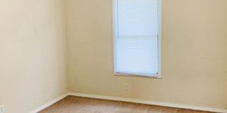 Great Home With Large Yard Gallery 12