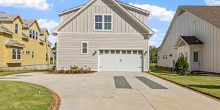 A great place to stay that is a nice and cozy cottage in the great neighborhood of Southwood Gallery 16