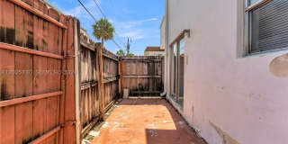 321 SW 1st Ct Gallery 36