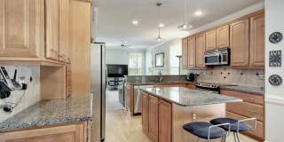 Room in 4 Bedroom Home at Daingerfield Dr Gallery 3