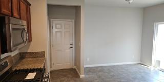 4 BED 2.5 BATH WITH LARGE BONUS ROOM & GARAGE Gallery 8
