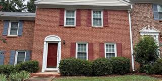 Spacious 3 Bedroom 2.5 Bath Townhome with Community Pool!! Gallery 1