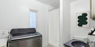 4 Bedroom House with Back Deck Gallery 11