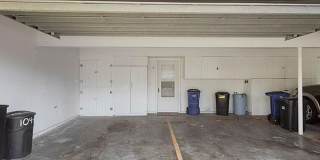 2 Bedroom Condo with One Car Garage Gallery 7