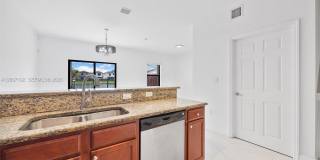 3728 NE 3rd Ct Gallery 11