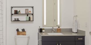 Verso Gallery 49