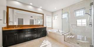 6 Petria Gallery 24