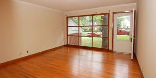 3206-3210 Gallery 36
