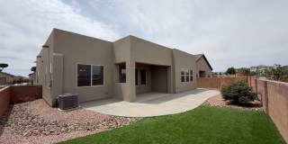 Luxury Single Story 3 Bedroom Plus Office / Sitting Room Recent Construction Available in Exclusive La Cuentista! Gallery 37