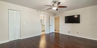 5950 PELICAN BAY PLAZA S Gallery 21