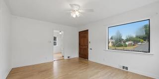 3bed/1 bath near Point Defiance Gallery 10