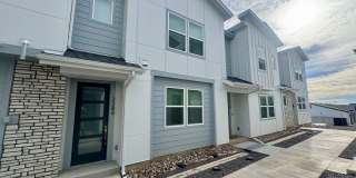 NEW construction 3 bedroom luxury townhome Gallery 1
