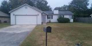 Cozy & Spacious 3 Bedroom Home with Garage and Private Backyard Gallery 1