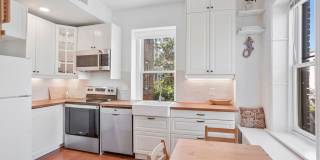 Kalorama Apartment – Renovated One-Bedroom with Private Balcony Gallery 10