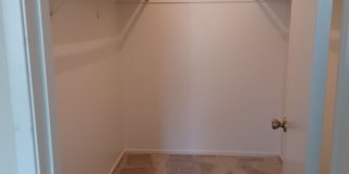 Howe Manor East Gallery 15