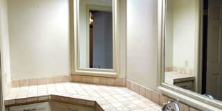 3 Bed 2 Bath Townhome in Lakehurst Add NW OKC Gallery 20